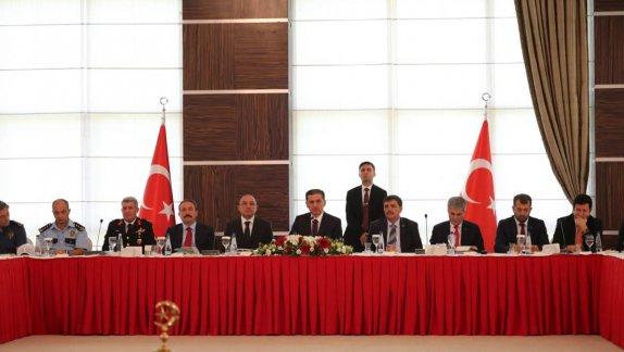 Ankara Valimiz Ercan Topaca Başkanlığında Okul Güvenliği İstişare Toplantısı Yapıldı