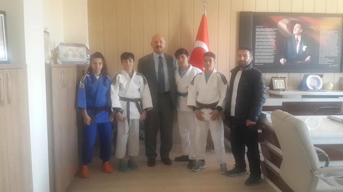 Judo Ankara Okullar Arası Yıldızlar Şampiyonasında Derece Yapan Sporcularımızdan Ziyaret