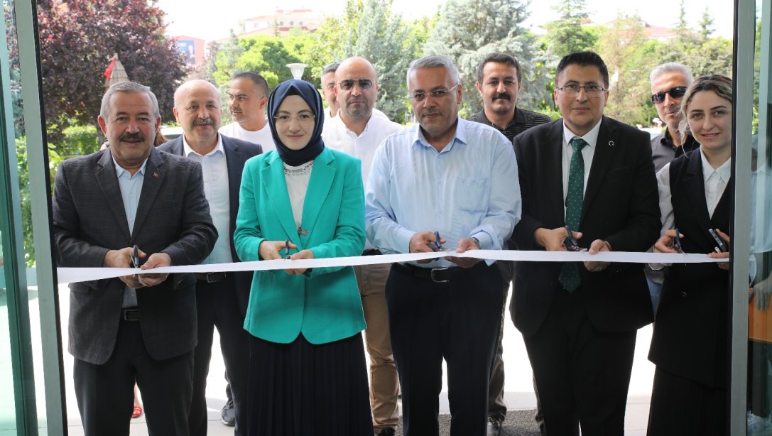 MEHMET AKİF ERSOY ORTAOKULU ÖĞRENCİLERİNİN HAZIRLAMIŞ OLDUĞU SERGİ AÇILIŞ PROGRAMI.